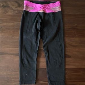 Lululemon bundle 1 Capri 1 tshirt